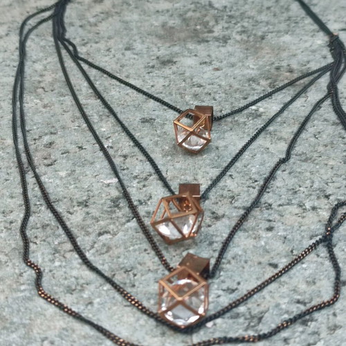 Chain necklace new with crystals in geometric shapes