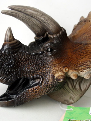 Реалистична гумена ръчна фигура динозавър Трицератопс нова