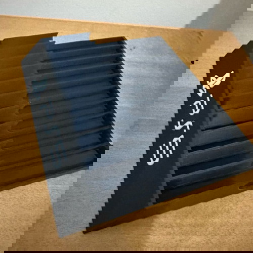 Βάση αποθήκευσης παιχνιδιών PS5 σαν καινούργια, 10 θέσεων