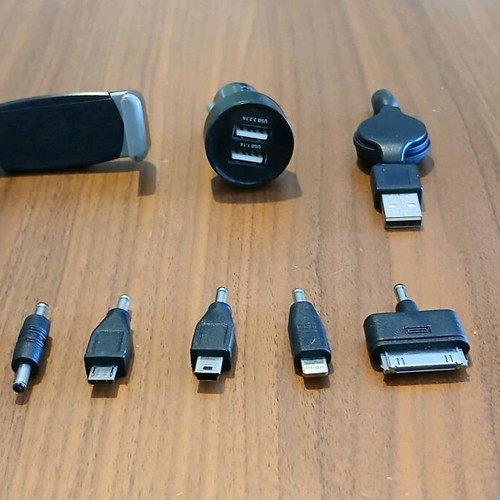 Car charger 8 in 1 universal with phone holder used