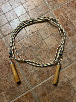 Jump rope with wooden handles like new