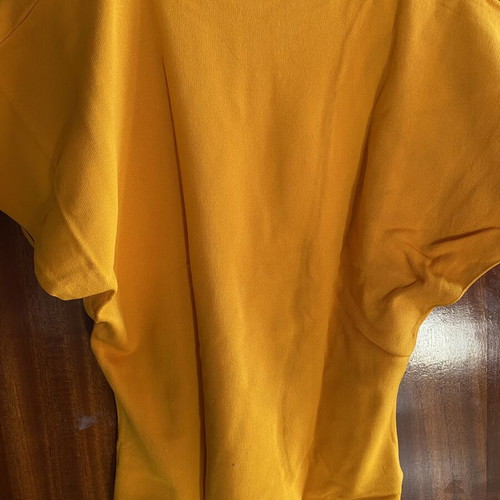 Mustard knitted sweater like new, size M, yellow and orange