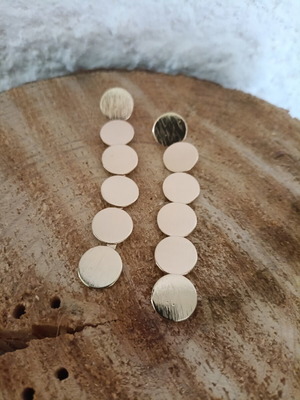 Women's lightweight stainless steel dangle earrings