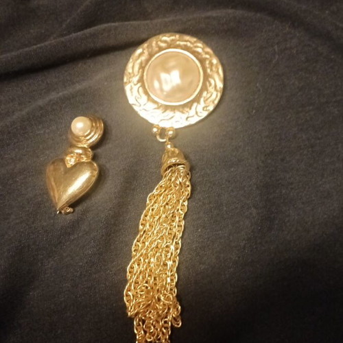 Vintage gold-tone pins new