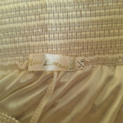 Cream shorts with crochet embroidery ruffles like new, size L/XL