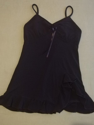 Strap top with ruffles black like new, size S