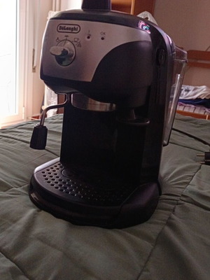 Καφετιέρα Delonghi σαν καινούργιο