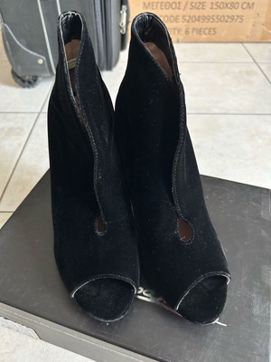 Μποτάκια peep toes σουέντ αφόρετα 9cm Ioannis μαύρα μέγεθος 37