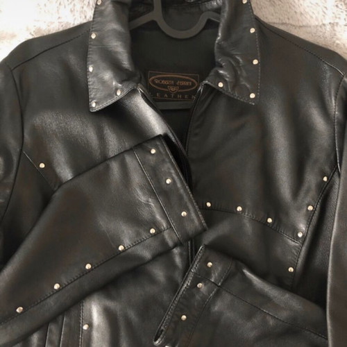 Roberta Ferrini black leather short jacket with studs like new, size 44