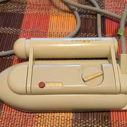 Ufesa mini travel iron like new, 45W with 50ml water tank