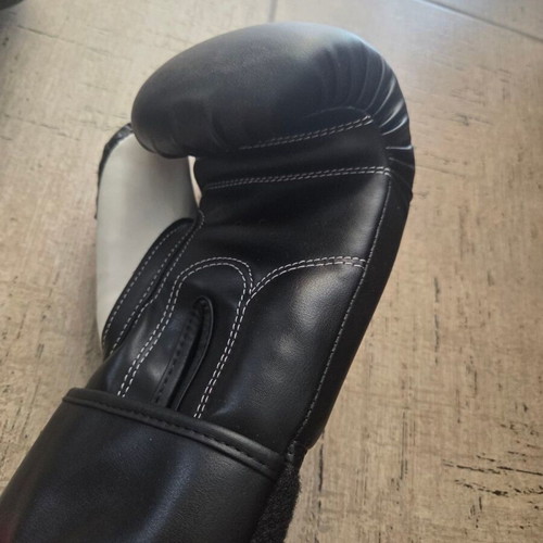 Kick boxing full set for kids like new, Force1