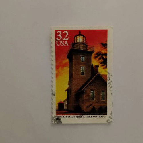 Thirty Mile Point Lake Ontario Stamp like new, USA 32 cents 1995
