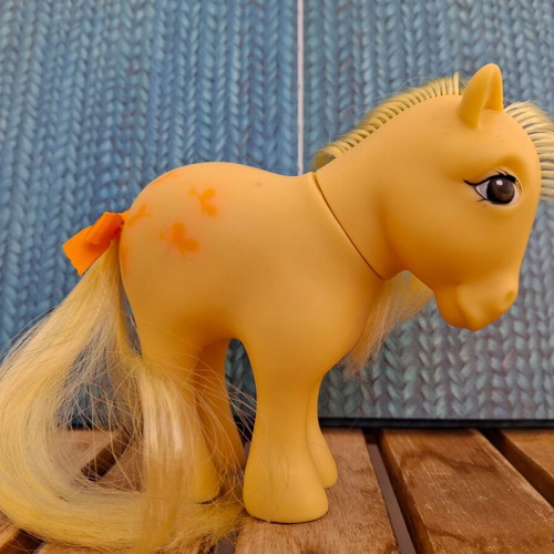 My Little Pony Butterscotch El Greco used with yellow shoes