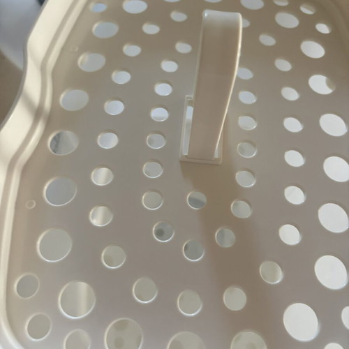 Chicco electric baby bottle sterilizer with 6 slots