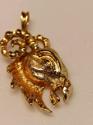 Gold zodiac pendant Capricorn used 14K, length 27mm