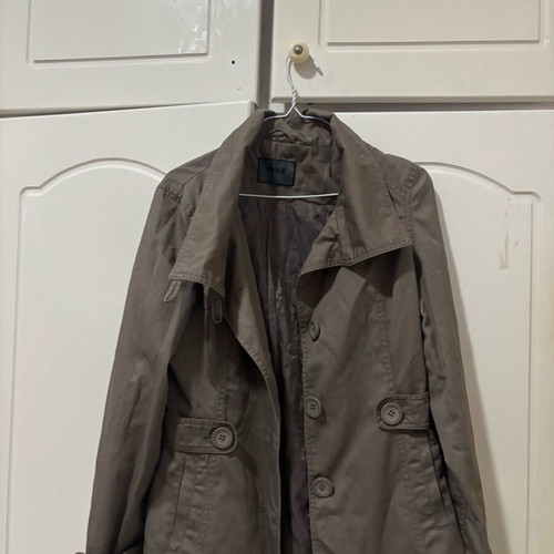 Only Brown Coat size M like new with buttons and details