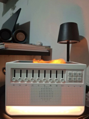 White Noise Flame Diffuser like new with USB and aromatherapy