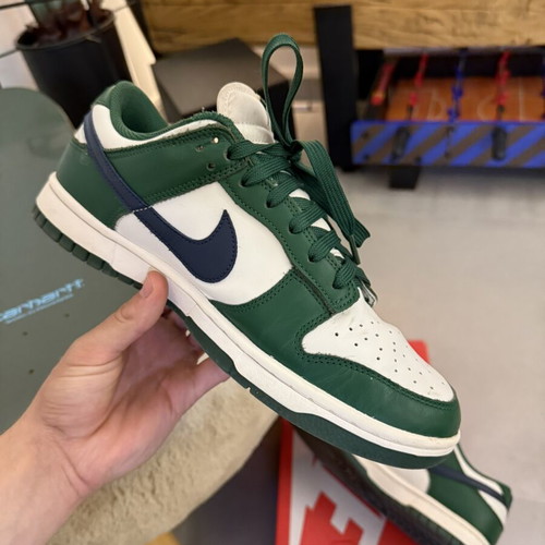 Nike Dunks sneakers size 42 like new, green
