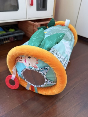 Sophie inflatable giraffe cylinder like new sensory baby toy