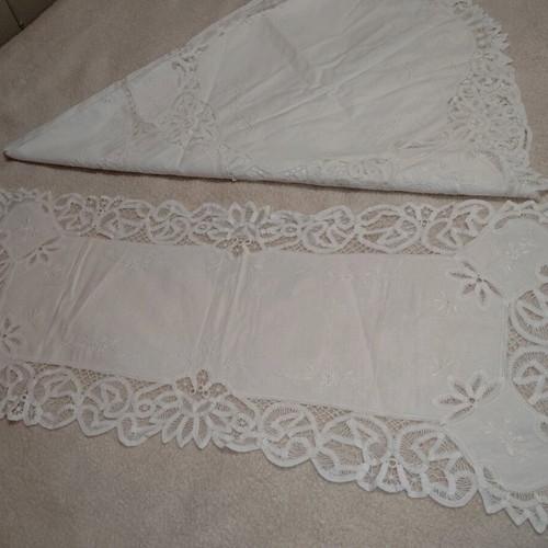 Tablecloth set 1.70 and 90 cm square new, 2 pieces
