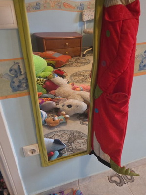 Children's mirror with crocodile design, 90cm height, 45cm width