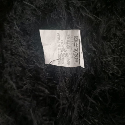 Black women's medium fluffy sweater like new