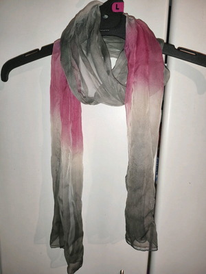 Scarf used gray and pink