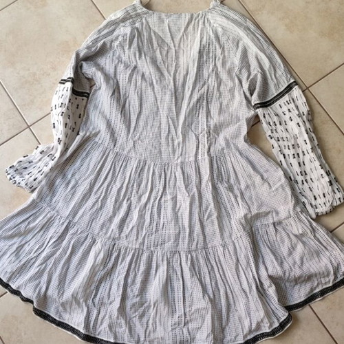 Zara dress medium size used, black and white, wide fit