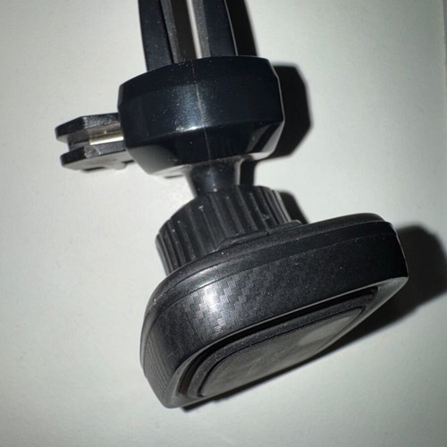 Legami magnetic car vent phone holder like new