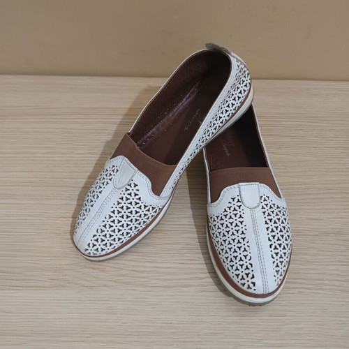 Smart Steps leather shoes like new, size 41, white and brown