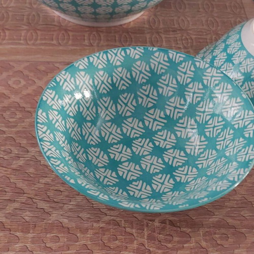 Set of 6 Bowls with Two Salad Bowls Turquoise Geometric Design like new