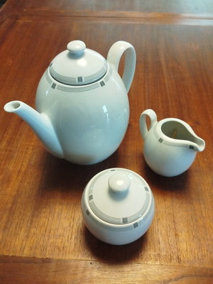Ionia porcelain tea set of 3 pieces like new