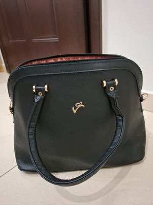 Veta black handbag like new