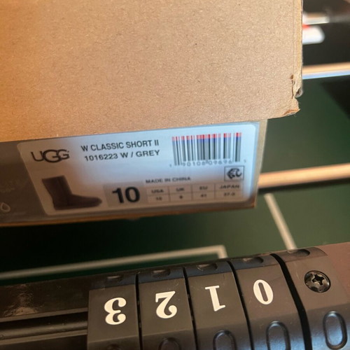 Ugg Australia boots gray size 41 like new with box
