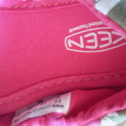 Keen Hibiscus Flower Ballerina Shoes new, size 29, red