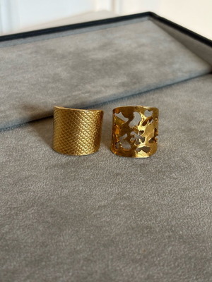 Set of Greek rings