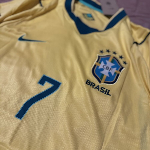 Vinícius Jr. Brazil Jersey medium, new official replica