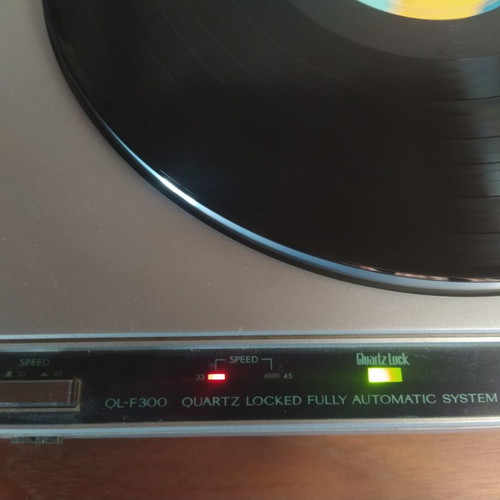 JVC QL F300 quartz direct drive turntable used, automatic