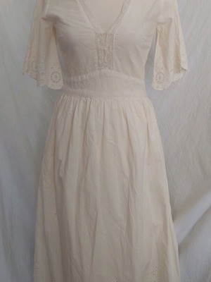 Zara romantic dress new, size Large, ecru