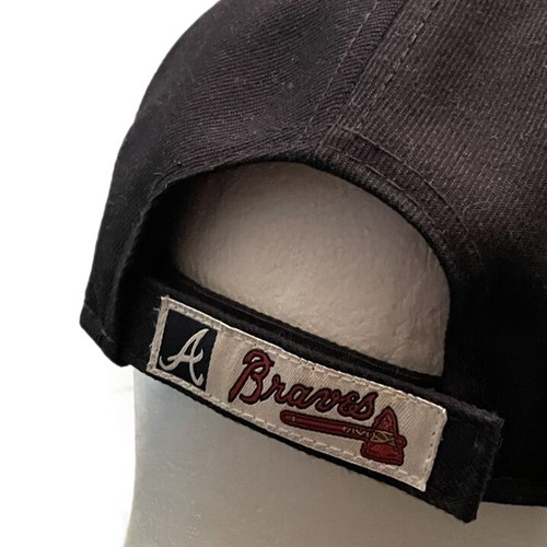 New Era Atlanta Braves Hat like new, black and red