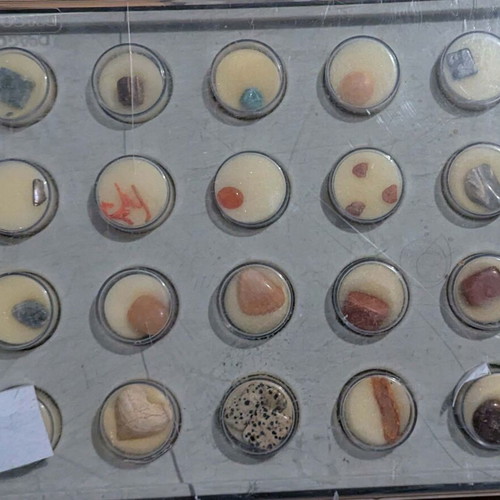 Lot of small rocks like new