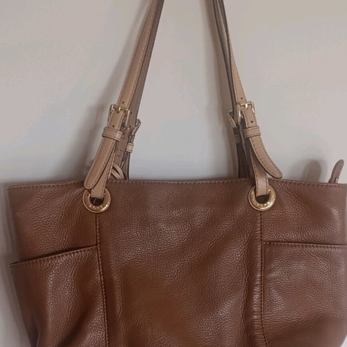 Michael Kors handbag like new, brown soft leather