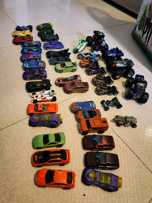 Hot Wheels toy cars used, large collection