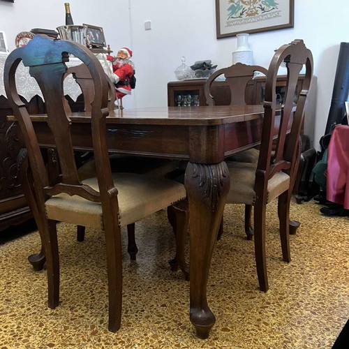 Dining set used with 4 chairs and extendable table