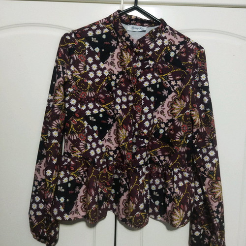 Blouse new S multicolor with floral and papadistikí collar