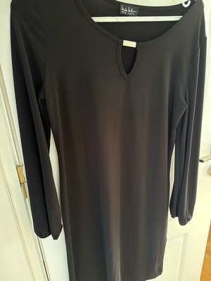 Nicole Miller dress xs black used, loose fit