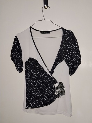 Polka Dot Wrap Top like new, size M, black and white