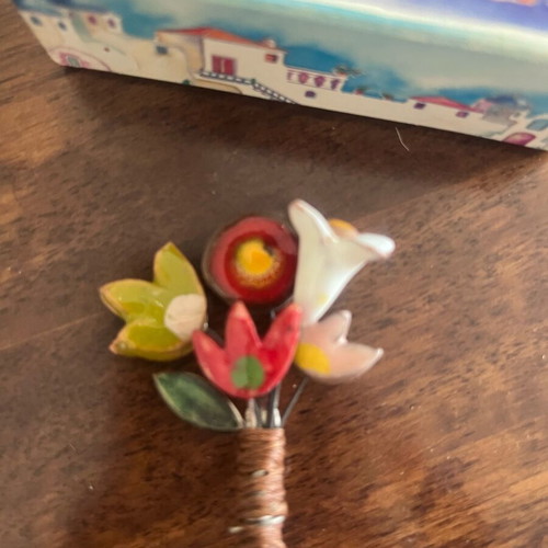 Handmade brooch with ceramic flowers like new, from Italy