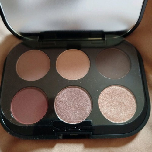 MAC eyeshadow palette new, intact