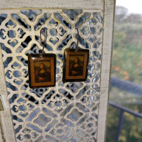 Handmade earrings with Mona Liza like new
